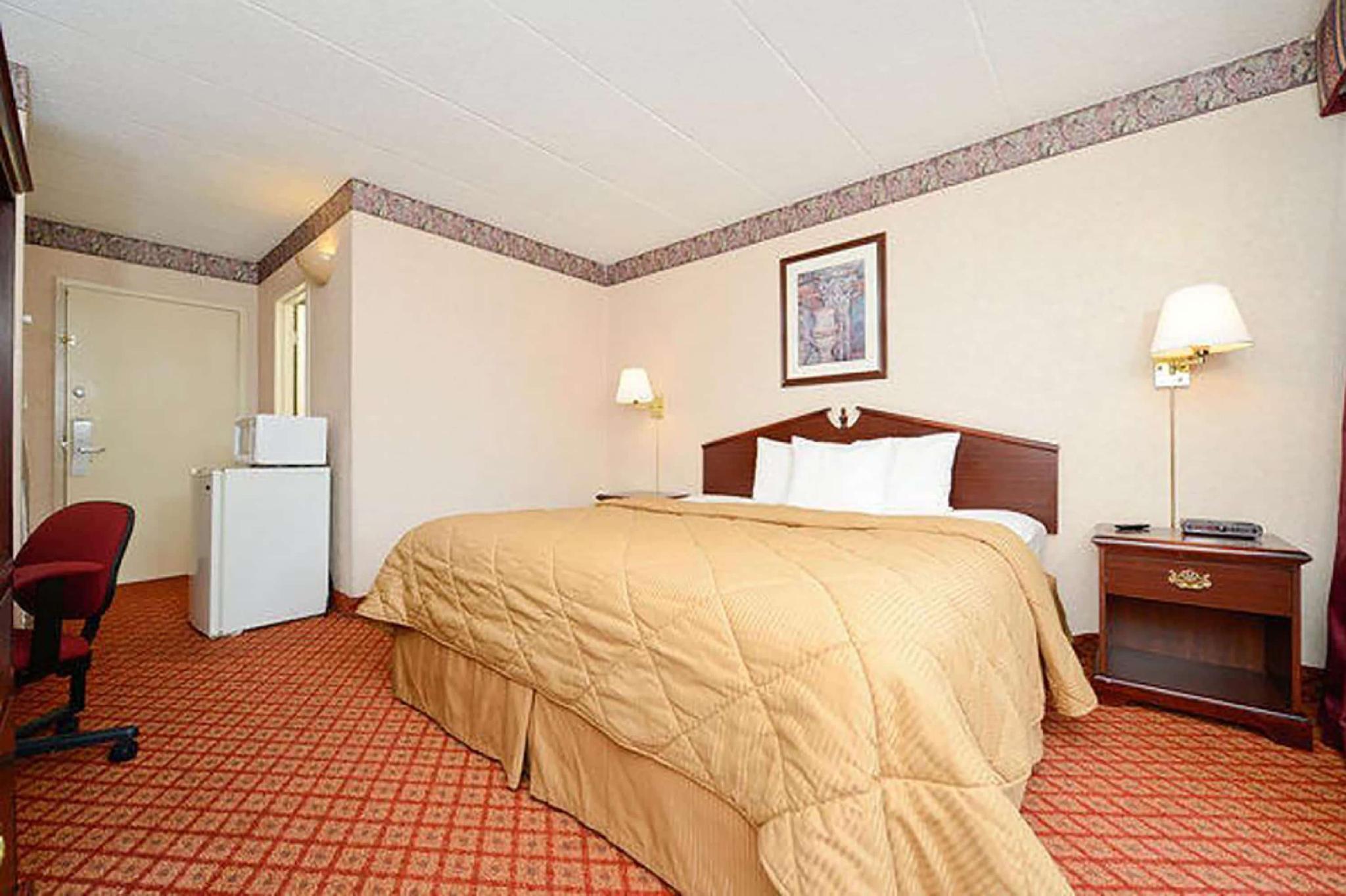 Baymont By Wyndham Northwood Motel Exterior photo