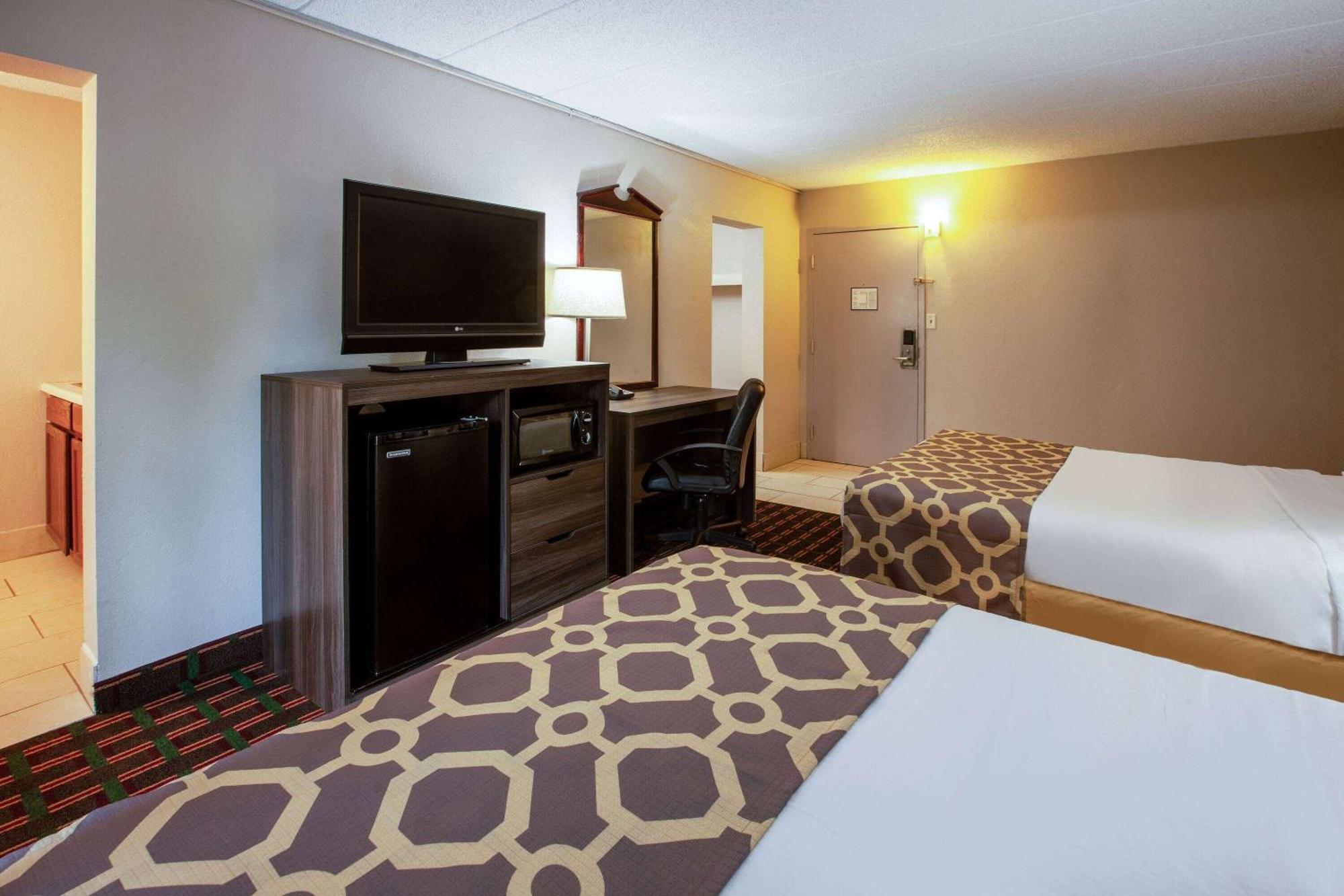 Baymont By Wyndham Northwood Motel Exterior photo